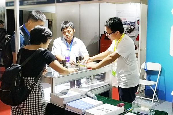 展會圖 2耿工.jpg