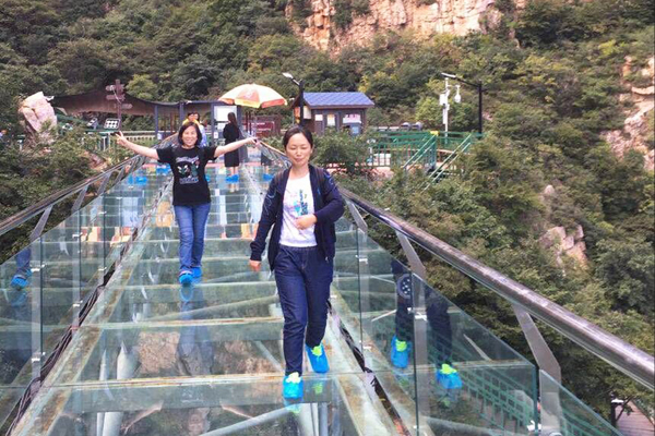 2財(cái)務(wù)玻璃棧道 .jpg